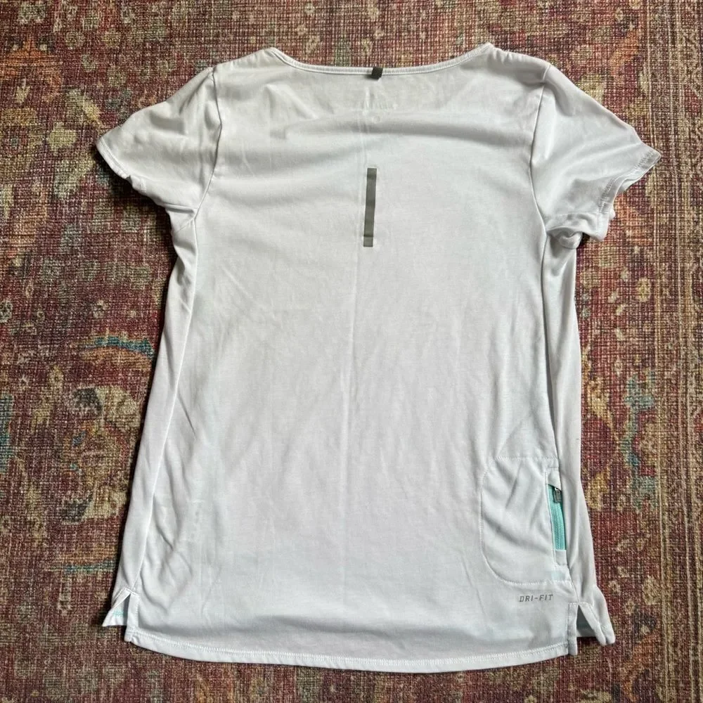 Nike Dri-FIT Women’s Small White and Light Blue Shirt pockets and reflective